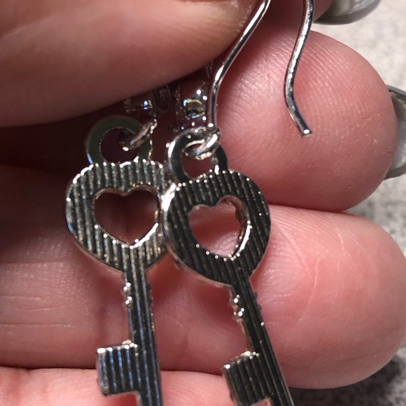 KEY earring with beautiful rhinestone hooks, NWOT - Picture 9 of 10
